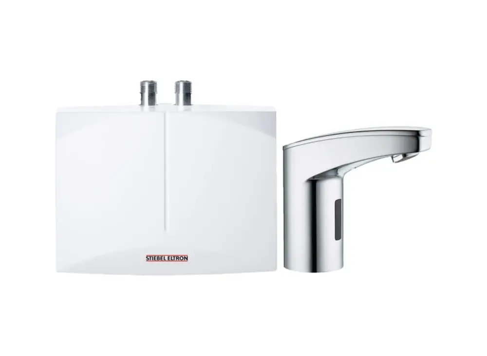 Weißer Mini-Durchlauferhitzer von Stiebel Eltron mit zwei Anschlüssen. Neben dem Heizgerät befindet sich eine verchromte Sensorarmatur.